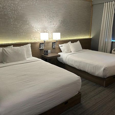 Voco Niagara Falls - The Cadence By Ihg Exterior foto A room at the Hilton Garden Inn in San Francisco