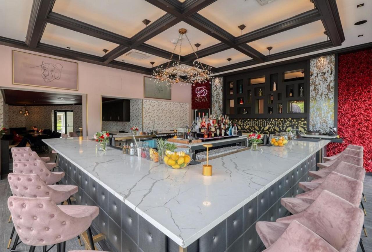Voco Niagara Falls - The Cadence By Ihg Exterior foto The bar at the 1905