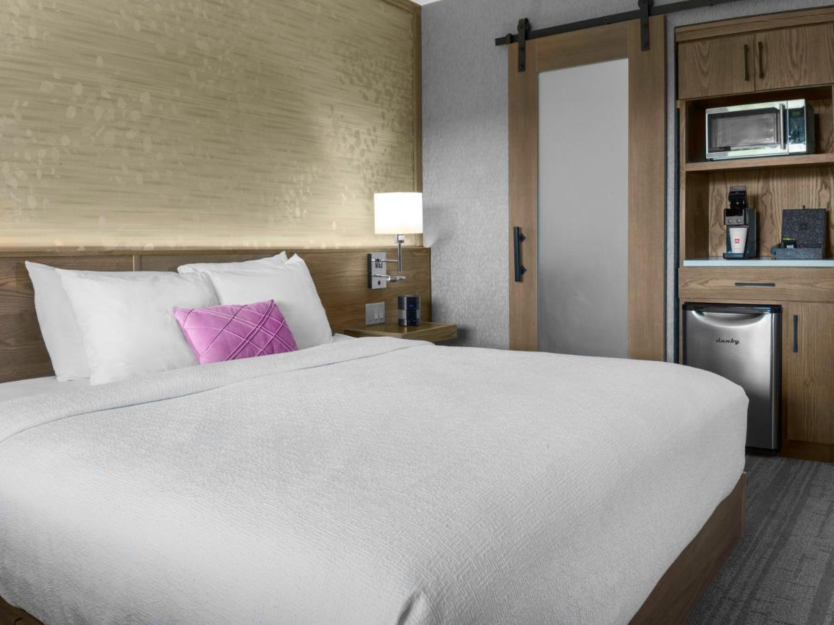 Voco Niagara Falls - The Cadence By Ihg Exterior foto A typical room at the Hilton Garden Inn