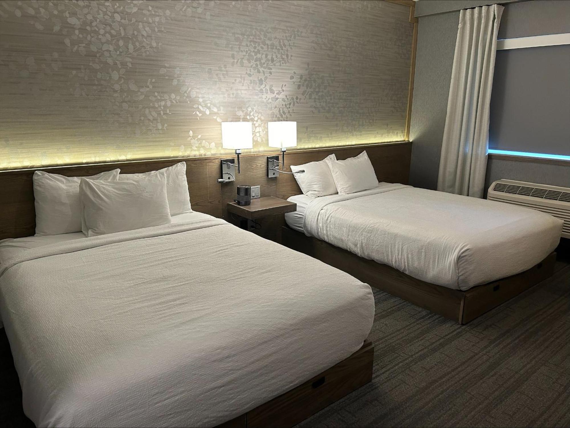 Voco Niagara Falls - The Cadence By Ihg Exterior foto A room at the Hilton Garden Inn in San Francisco